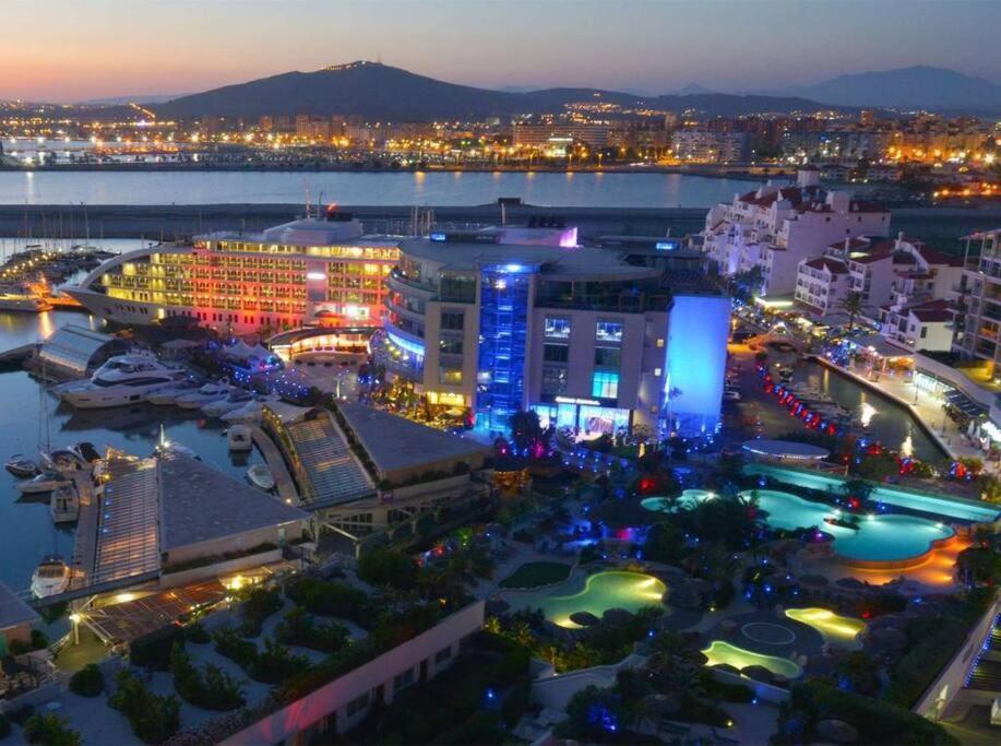Gibraltar Luxury With Rooftop Pools & Views エクステリア 写真
